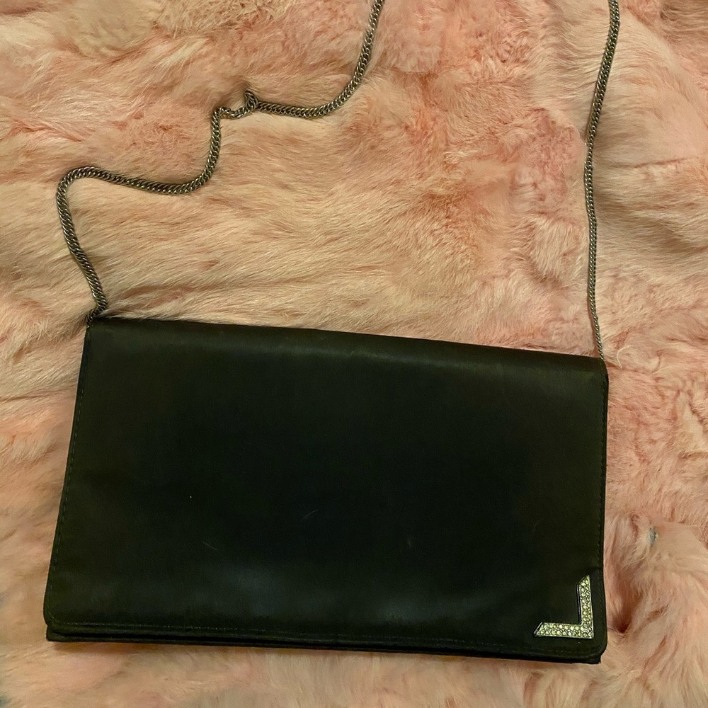 Black purse, can be used as a clutch.